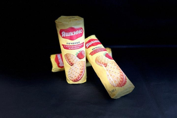 Печенье с клубничным кремом